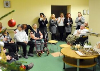 Rotary klubas „Liberta” senelių globos namuose kūrė Kalėdinę nuotaiką