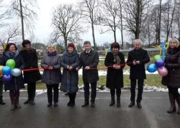 Plateliuose atidaryta puiki aikštelė vaikams žaisti ir sveikatai stiprinti
