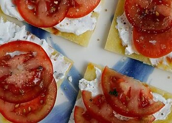 Garsi maisto tinklaraštininkė teigia, kad kefyras tinka ne tik šaltibarščiams