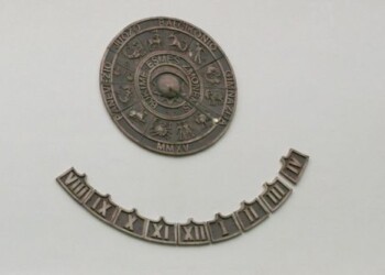 J. Balčikonio gimnazijos Saulės laikrodis papuošė pasaulinę kolekciją