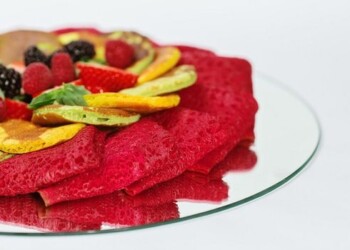 Virtuvės šefo Ruslano Bolgovo rekomenduojami blynų torto bei spalvotų blynų receptai