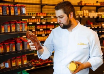 Skonių kelionė į šiltąją Bosforo pakrantę (Restorane Meze)