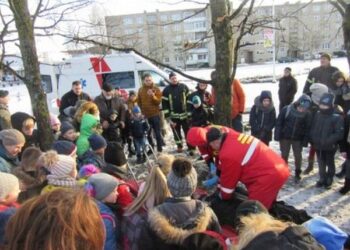 Plungėje vyko mokymai „Būk saugus ant ledo ir atsargus su pirotechnika“
