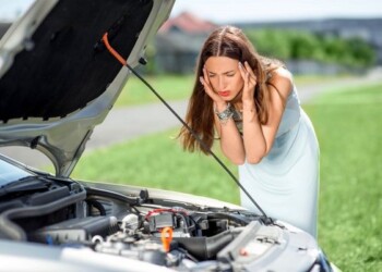 Įpročiai keičiasi: Lietuvos moterys nebesuka galvos dėl kelyje sugedusio automobilio