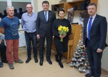 Plun­gės kri­zių cen­tro gy­ven­to­jams dai­na­vo Jaz­zu