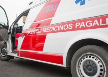 Šiauliuose namo kieme subadytas vyras