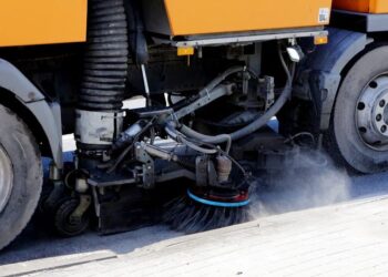 Klaipėda švarinasi po žiemos