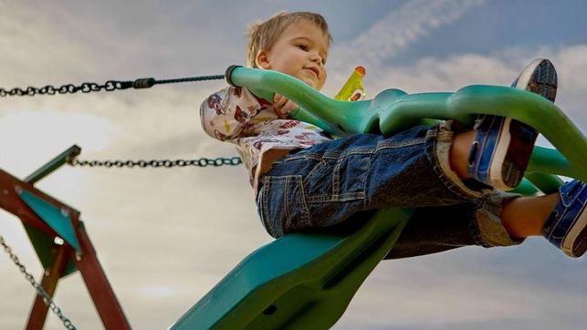 Klaipėdiečiai tėvai sumišę: savivaldybė užsimojo naikinti vaikų žaidimų aikšteles