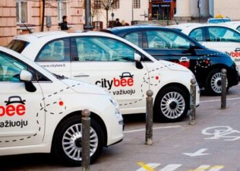 Nusprendė nedelsti: Seime – pataisos dėl alkospynų prievolės nuomojamuose automobiliuose