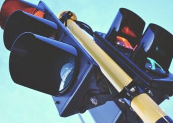 Atsisakoma senojo eismo organizavimo būdo – lentelių su žalia rodykle