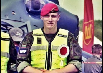 Metų sveikuolis Radviliškyje buria šimtus ledinių maudynių mėgėjų