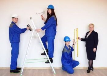 Trys profesinio mokymo faktoriai, lemiantys absolventų sėkmės istorijas