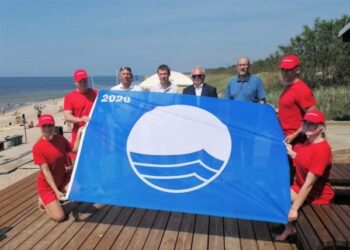 Klaipėdos paplūdimių vasarą skelbia mėlynoji vėliava