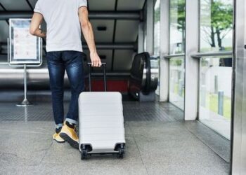 Keičiasi grįžtančiųjų iš užsienio priėmimo tvarka