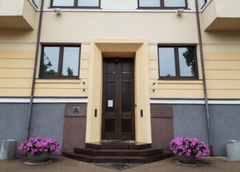 Klaipėdos miesto savivaldybės administracijoje įrengtas automatinis temperatūros matavimo aparatas