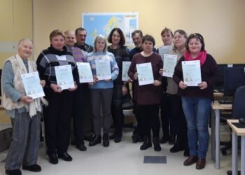 Dalia Rotmanienė ūkininkė antra iš kairės_bibliotekininkė Ona Smitrienė per vidurį