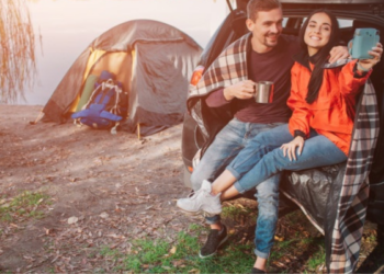 Ką būtina pasiimti į turistinį žygį? TOP 10 daiktų, kurių negalima pamiršti