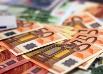 Pradeda mokėti vienkartines išmokas vaikams