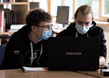 Pandemijos iššūkius sprendžiančios technologijos: kas sieja namų darbus ir naminius gyvūnus?