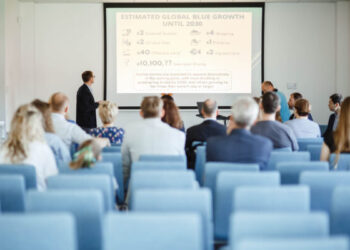 „Blue Growth Leaders Academy"