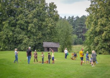 Kleboniškių kaimo amatininkai atsisveikino iki kitos vasaros