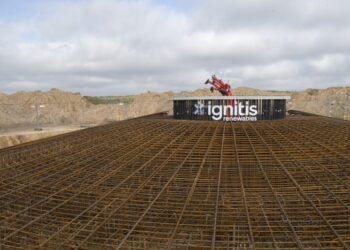 Mažeikių vėjo elektrinių parke įkasta simbolinė kapsulė