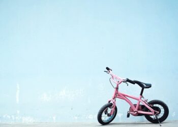 Kodėl vaikams naudingi balansiniai dviračiai ir kaip įsigyti tinkamą?
