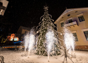 Spalvingas Kalėdų laukimas Palangos Kurhauze