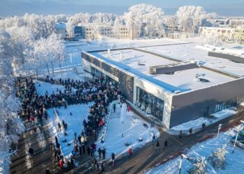 Palangos atstovai Prezidentūroje įteikė peticiją su 5480 parašų dėl kurorto baseino išsaugojimo