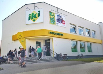 Naujojoje Akmenėje atsidarė naujas prekybos centras