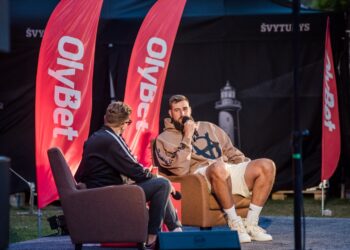 Jonas Valančiūnas apie rinktinę: „Pirmiausia turime visi pažiūrėti į veidrodį“