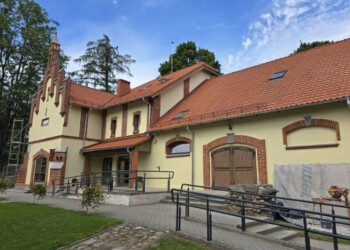 Restauruojamos istorinės Vėžaičių dvaro arklidės