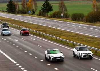 „Metų automobilio 2025“ elektromobilių testas: 200 km įveikė visi