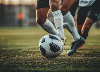 A lygos turo anonsas – ar bus sustabdyta pakilusi „Banga“