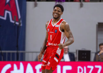 Į Mažeikių komandą sugrįžta C. Collinsas