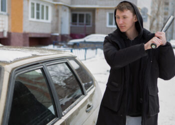 Naujųjų išvakarėse Klaipėdoje „apšvarinti“ 5 automobiliai