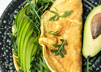 Sušių stiliaus suktinukai su avokadais nustebins ir jus ir svečius