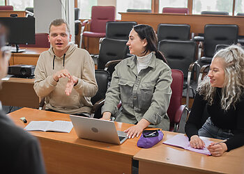 Programuotojų era baigiasi? Nori įgyti paprastesnių profesijų, bet mokytis ilgiau