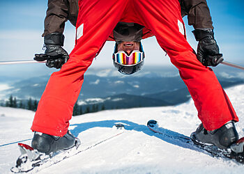 Slidinėjant šiose šalyse geriau būti atsargiems – įvardijo, kur traumos kainuoja brangiausiai