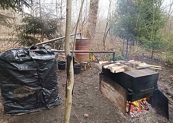 Rietavo miško gūdumoje aptikta naminukės varykla