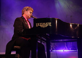 Vienas garsiausių pasaulyje Eltono Johno šou – Žemaitijoje!