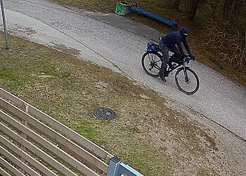 Policija prašo padėti atpažinti asmenį