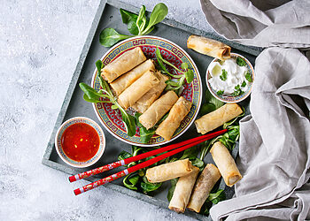 Azijietiški suktinukai „summer rolls“ – tiesiog neatsivalgomi, o pagaminti juos paprasta ir pigu