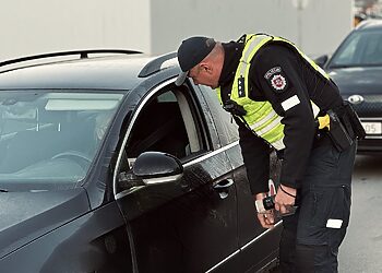 Mažeikiuose vykdytas reidas su pasieniečiais