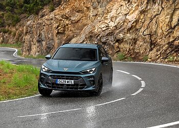 Giminingos sielos, bet skirtingi veidai: kas pabrėžia automobilių charakterį?