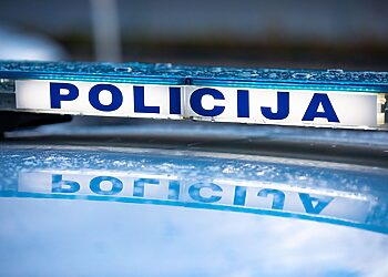 25-erių klaipėdietis kaltinamas sukčiavimu, turto prievartavimu ir grasinimais nužudyti – byla perduota teismui