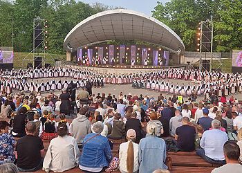 Tautinių šokių festivalis „Vaikystės glėby“ grįžta į Mažeikius