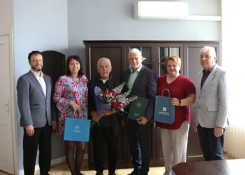 Lietuvininkas Helmutas Lotužis pasveikintas jubiliejaus proga - Klaipėdos rajono savivaldybės administracija