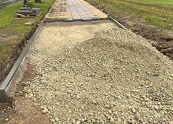 Mažeikiuose atnaujinamas pėsčiųjų takas