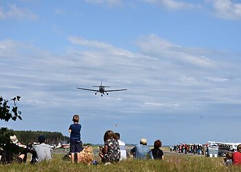 „Nidos sparnai“: atvirų vartų diena kviečia į Nidos aerodromą